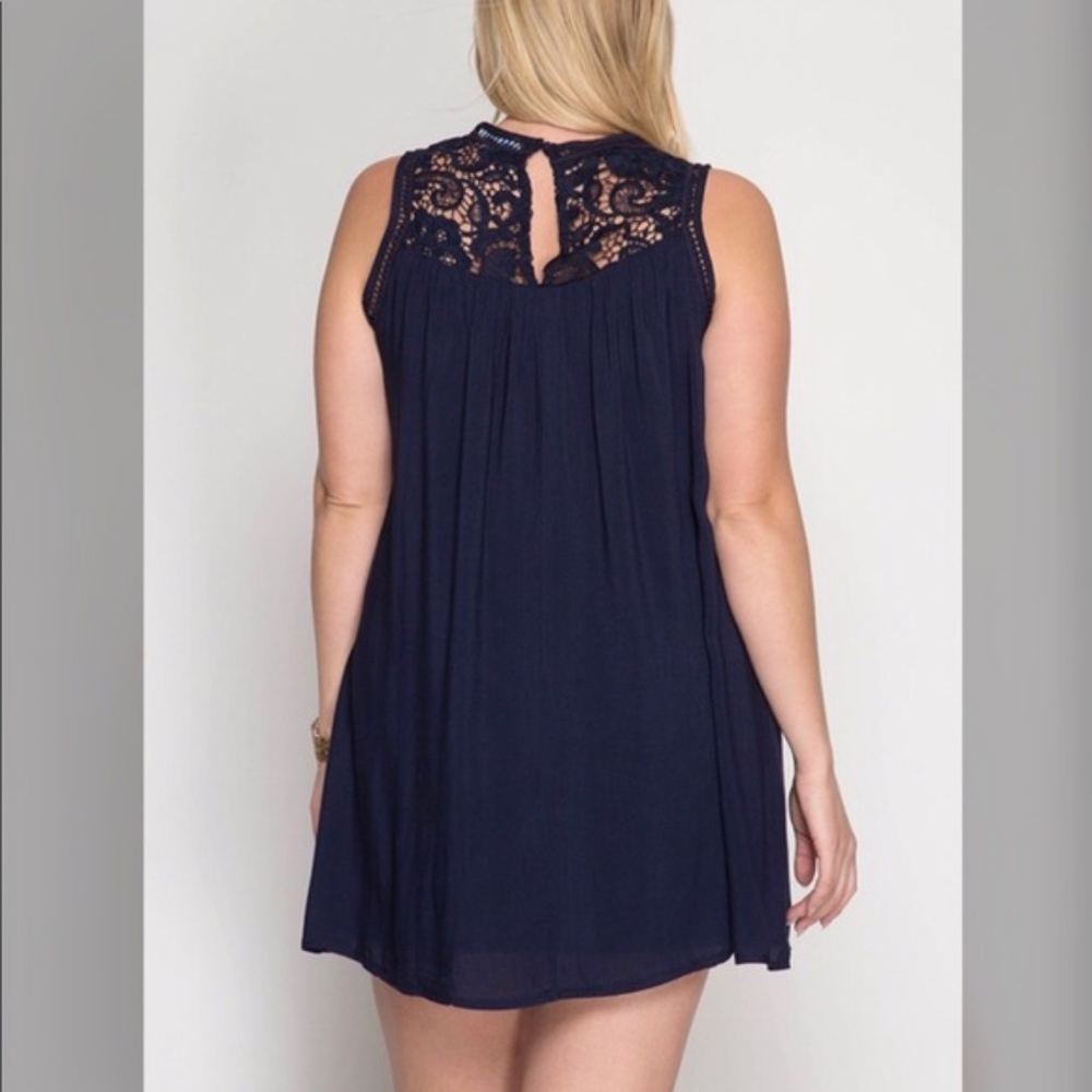 *******Sold*******Plus Size Sleeveless Swing Dress - Picture 2 of 4